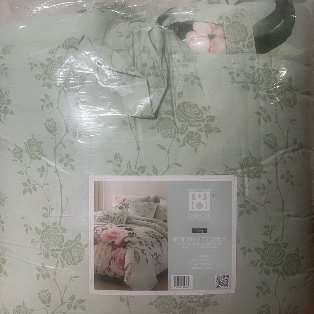 Elegant Floral Duvet Cover Set in Soft Green - Picture 6 of 8